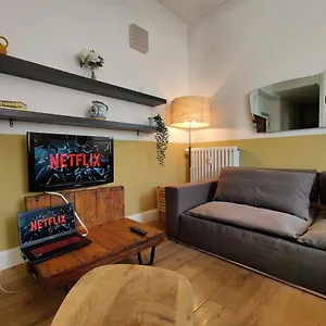 Appartamento Elegante Trilocale A, Milano