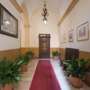 Lussuoso Nel Cuore Del Centro Storico Bologna
